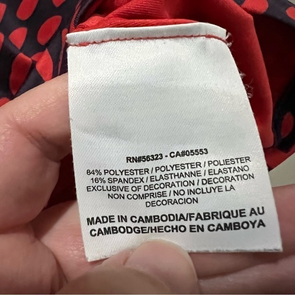 Nike Pro Large Women’s V Neck Red and Purple Shirt P1 - Picture 5 of 5